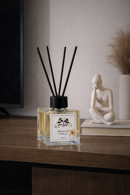 Rosie Seductive Vanilla 100 ml Çubuklu Oda Kokusu – Baştan Çıkarıcı Vanilya Kokusu