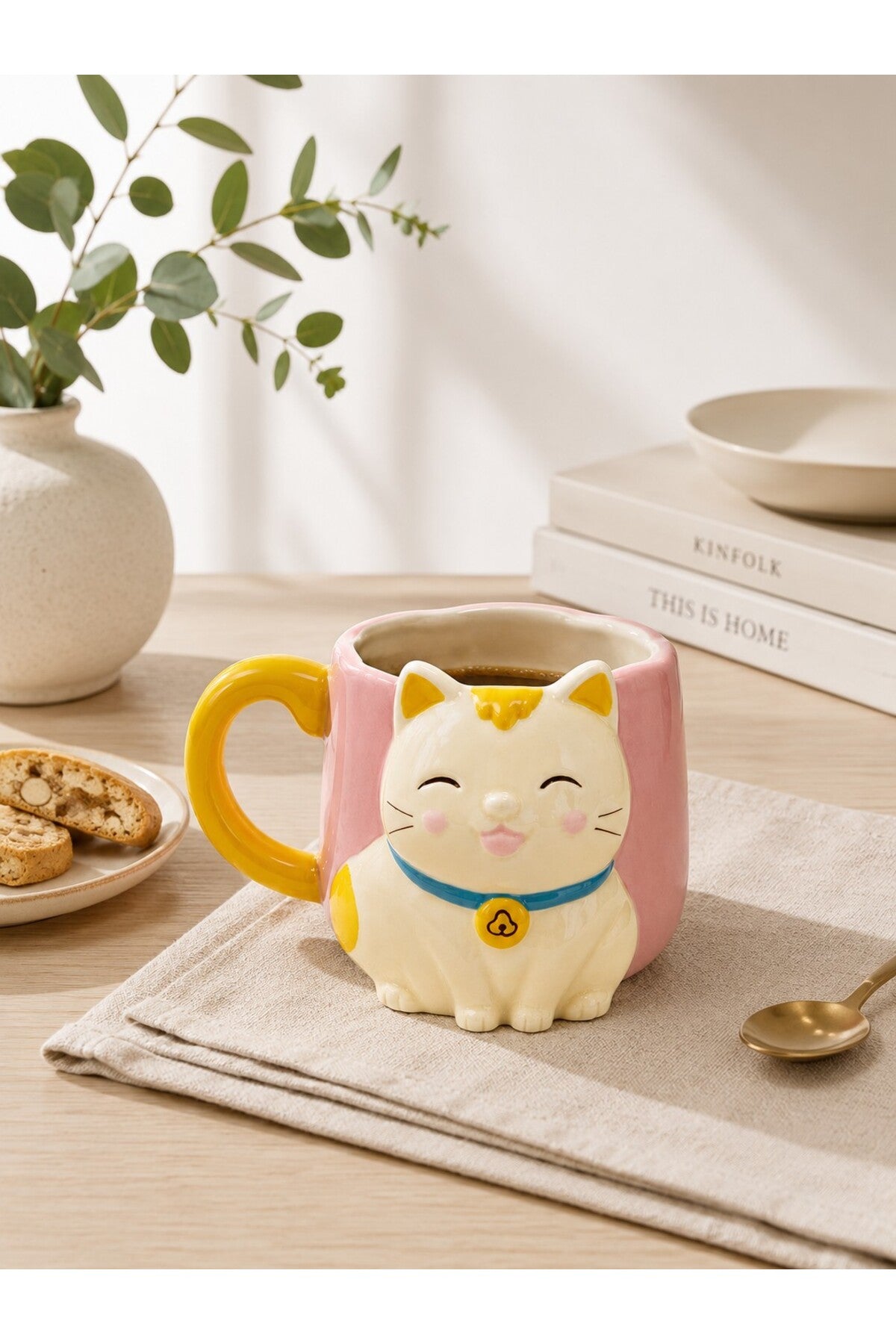 Sarı Kuyruk Detaylı Kulp, Pembe 3D Kedi Figürlü Kupa 405 ml