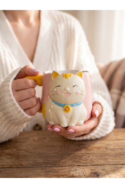 Sarı Kuyruk Detaylı Kulp, Pembe 3D Kedi Figürlü Kupa 405 ml